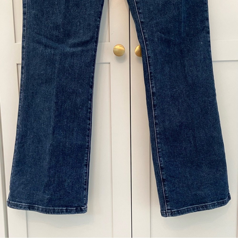 Brooke Shields Bootcut Blue Jeans Medium Wash Size 12 - Picture 4 of 11